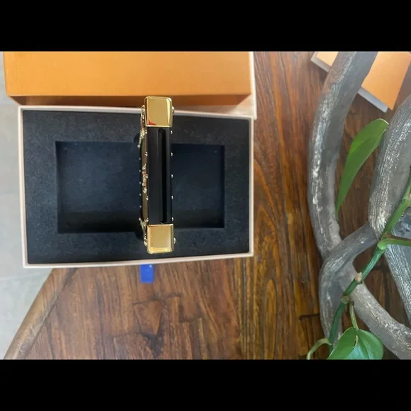 BRAND NEW Louis Vuitton Monogram Petite Malle iPhone Case 7/7S - Picture 10 of 11